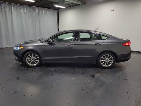 Used 2017 Ford Fusion SE image 6