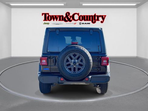 Used 2025 Jeep Wrangler Sport S image 6