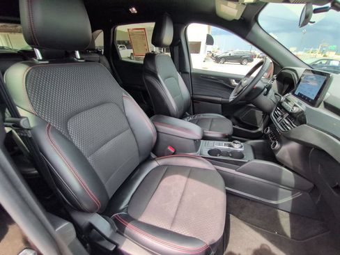 Used 2025 Ford Escape ST-Line AWD/4WD image 30