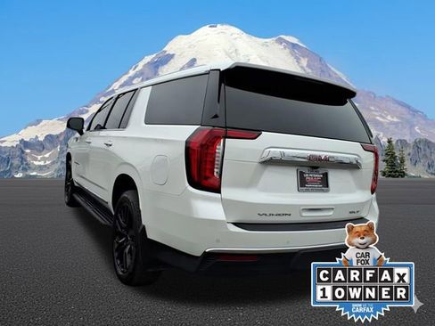Used 2021 GMC Yukon XL SLT w/ SLT Premium Package image 4