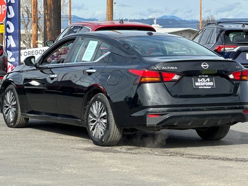 Used 2023 Nissan Altima 2.5 SV image 7