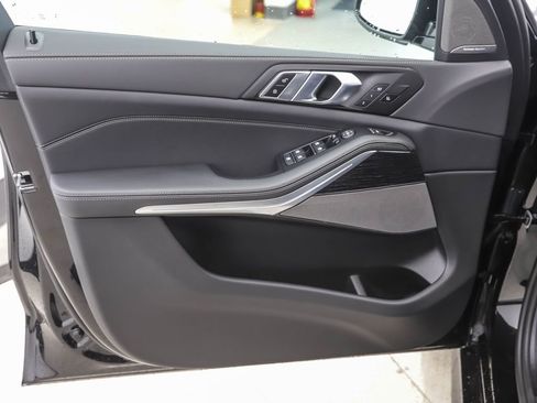 Used 2026 BMW X5 M60i image 9