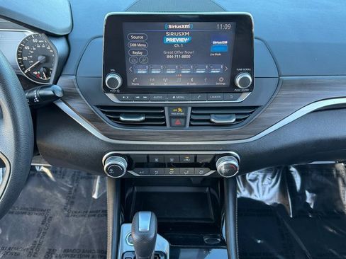 Used 2023 Nissan Altima 2.5 SV image 25