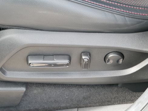 Certified 2025 Honda Pilot Black Edition image 20