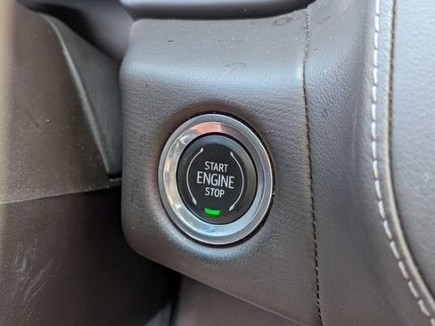 Used 2023 Chevrolet Suburban LT image 30