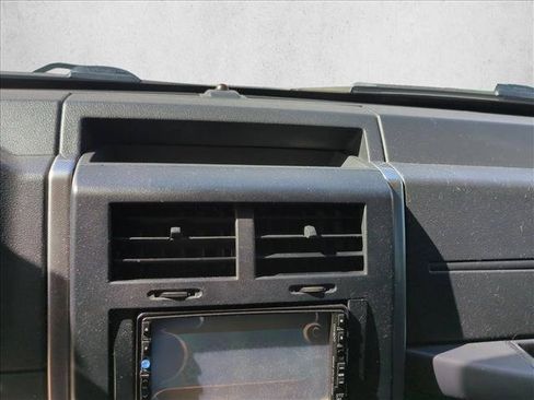 Used 2011 Jeep Liberty Sport AWD/4WD image 11