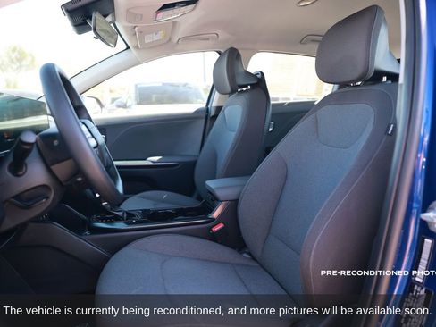 Used 2025 Kia K4 LXS image 17