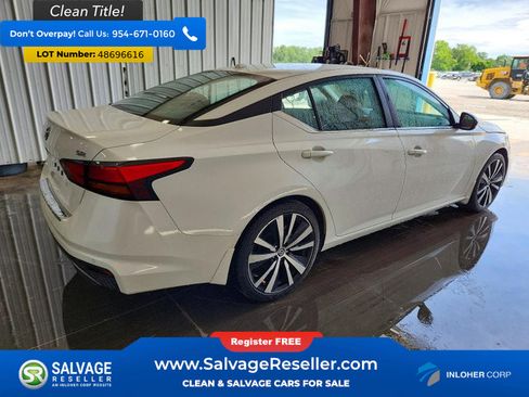 Used 2022 Nissan Altima 2.5 SR FWD image 4