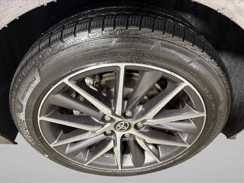 Used 2022 Toyota Camry XLE FWD image 17