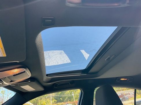 Certified 2023 Dodge Charger SXT w/ Cold Weather Package image 18