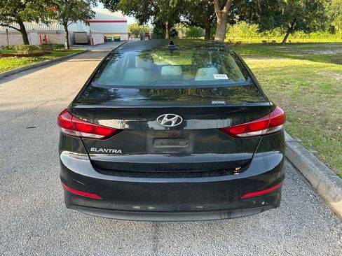 Used 2017 Hyundai Elantra SE FWD image 5
