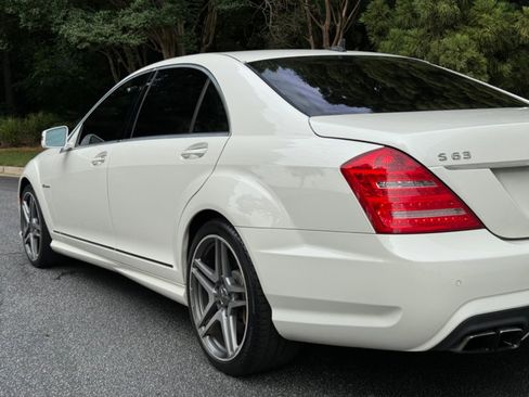 Used 2011 Mercedes-Benz S 63 AMG w/ Driver Assistance Pkg image 17
