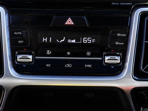Used 2023 Kia Sorento S w/ Panoramic Sunroof Package AWD/4WD image 37