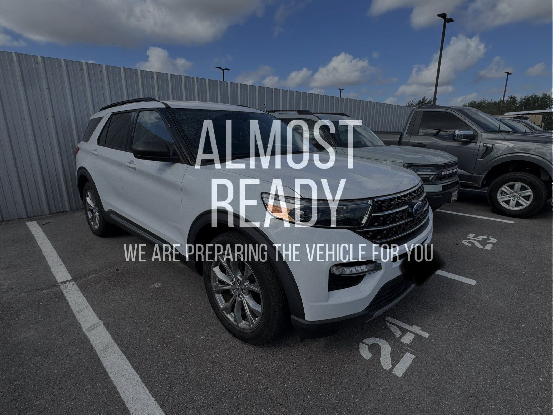Used 2021 Ford Explorer XLT w/ Equipment Group 202A RWD image 5