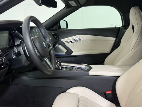 Used 2026 BMW Z4 M40i w/ Premium Package image 5