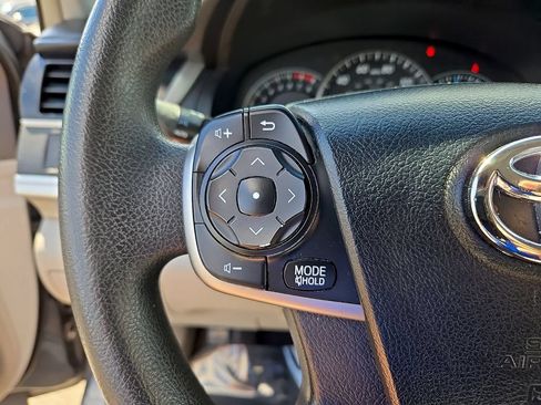 Used 2013 Toyota Camry LE FWD image 26