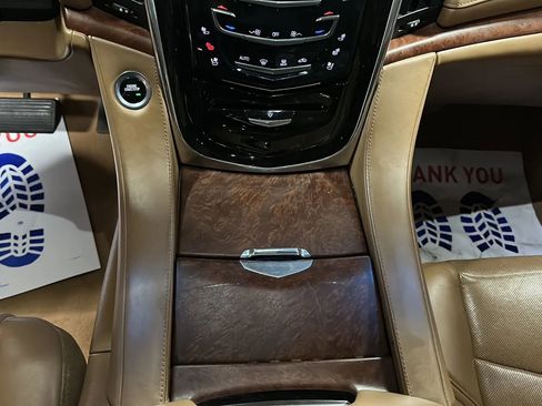 Used 2016 Cadillac Escalade Platinum image 34