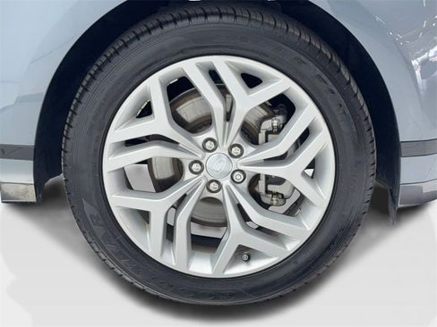 Used 2023 Land Rover Range Rover Evoque R-Dynamic SE image 54