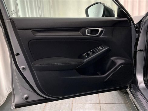 Used 2022 Honda Civic LX image 9