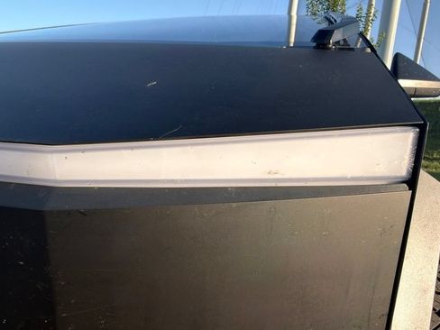 Used 2025 Tesla Cybertruck AWD Crew Cab image 8