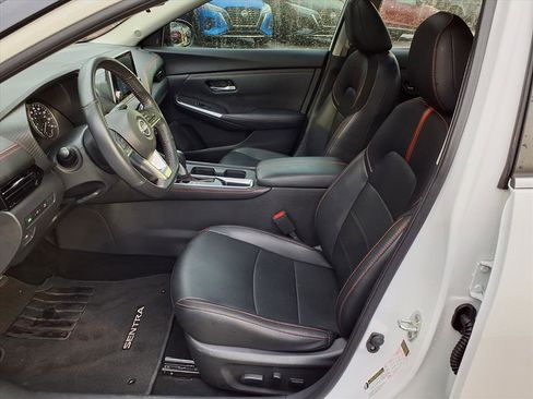 Used 2024 Nissan Sentra SR w/ SR Premium Package image 12