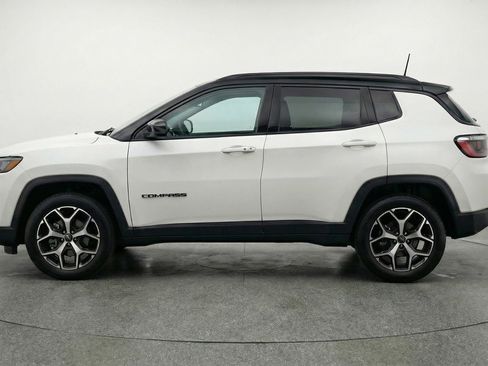 Used 2025 Jeep Compass Limited image 4