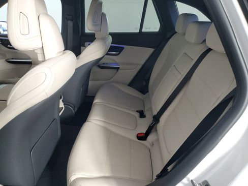 Used 2023 Mercedes-Benz GLC 300 image 13