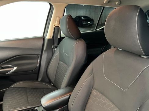 Used 2021 Nissan Kicks SV image 16