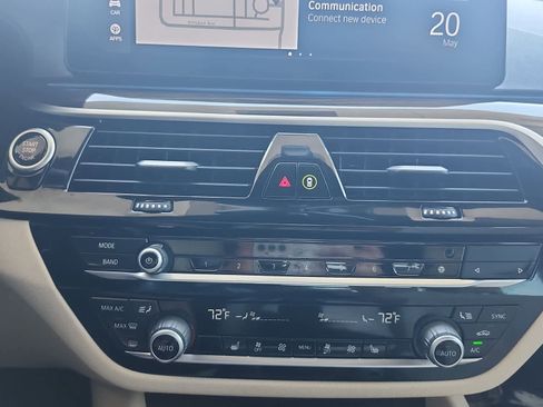 Used 2023 BMW 530e w/ Premium Package RWD image 17