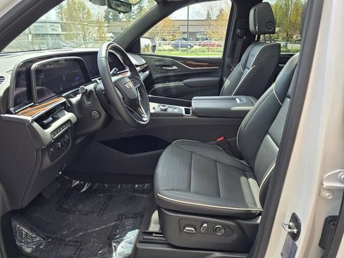 Used 2024 Cadillac Escalade Premium Luxury w/ Performance Package AWD/4WD image 22