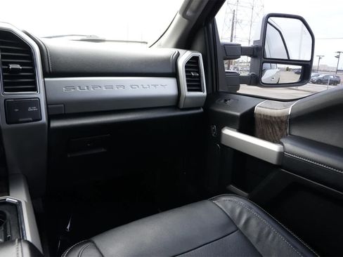 Used 2019 Ford F250 Lariat w/ Lariat Ultimate Package image 8