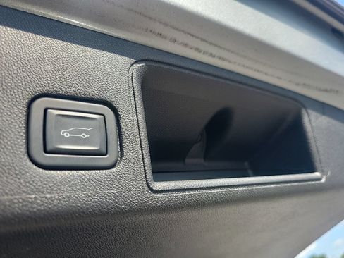 Used 2023 GMC Terrain SLT w/ LPO, Floor Liner Package FWD image 19
