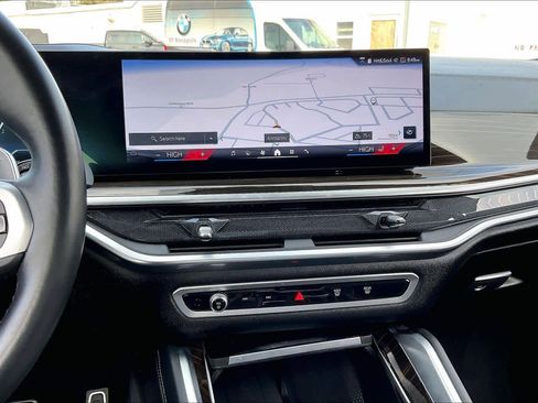 Certified 2024 BMW X6 xDrive40i w/ Premium Package image 7