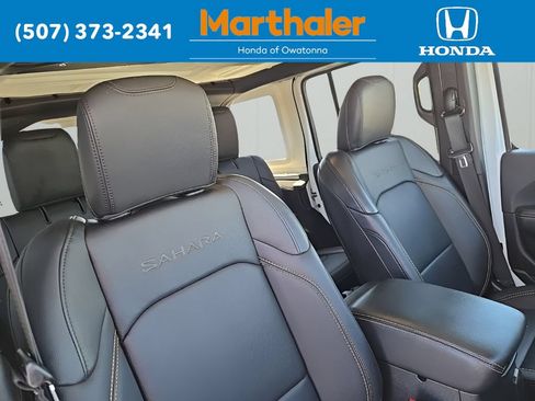 Used 2024 Jeep Wrangler Unlimited Sahara w/ Technology Group AWD/4WD image 20