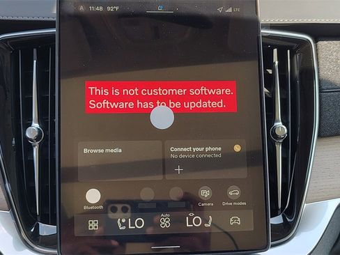 New 2026 Volvo XC90 B6 Plus w/ Protection Package Premier image 24