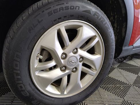 Used 2020 Hyundai Venue SEL FWD image 31