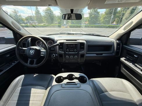 Used 2018 RAM 3500 Tradesman w/ Chrome Appearance Group AWD/4WD image 23