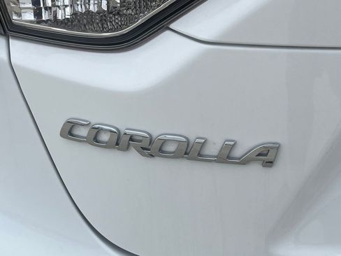 Used 2026 Toyota Corolla LE FWD image 11