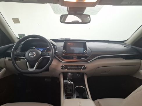 Used 2020 Nissan Altima 2.5 SL FWD image 13