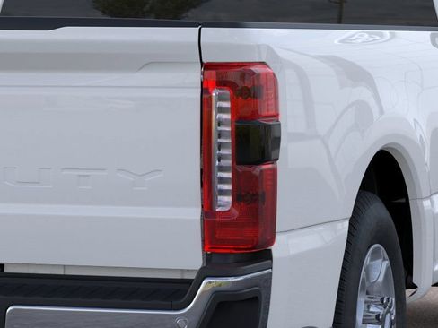 New 2026 Ford F350 XLT w/ 360-Degree Camera Package RWD image 21