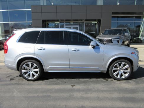 Used 2018 Volvo XC90 T6 Inscription w/ Convenience Package image 12