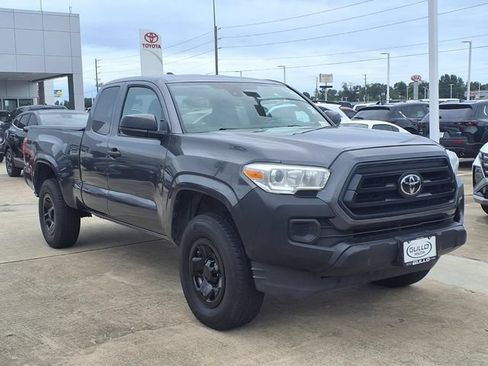 Used 2021 Toyota Tacoma SR AWD/4WD image 4
