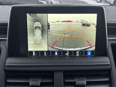 Used 2023 GMC Yukon XL SLT w/ SLT Premium Package image 27