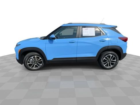 Used 2024 Chevrolet TrailBlazer LT w/ LT Cold Weather Package FWD image 5