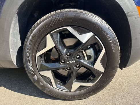 Certified 2025 Kia Seltos EX w/ EX Sunroof Package AWD/4WD image 38