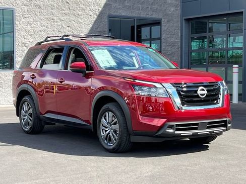 New 2025 Nissan Pathfinder SV w/ SV Premium Package image 9
