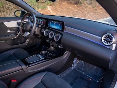 Used 2024 Mercedes-Benz CLA 250 image 21