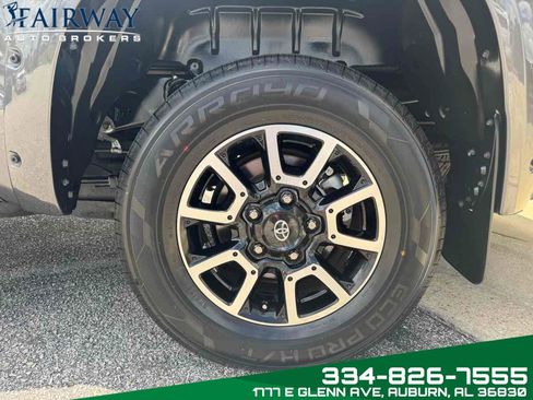 Used 2018 Toyota Tundra Limited image 33
