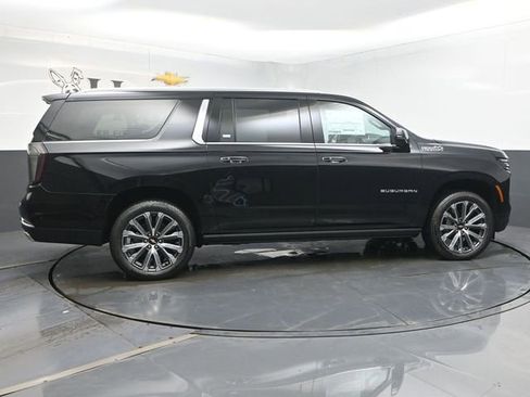 New 2026 Chevrolet Suburban High Country AWD/4WD image 16
