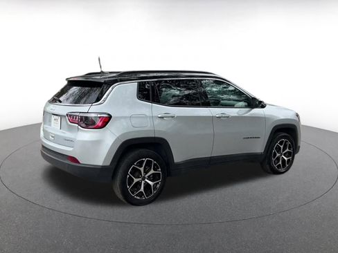 Used 2025 Jeep Compass Limited image 14